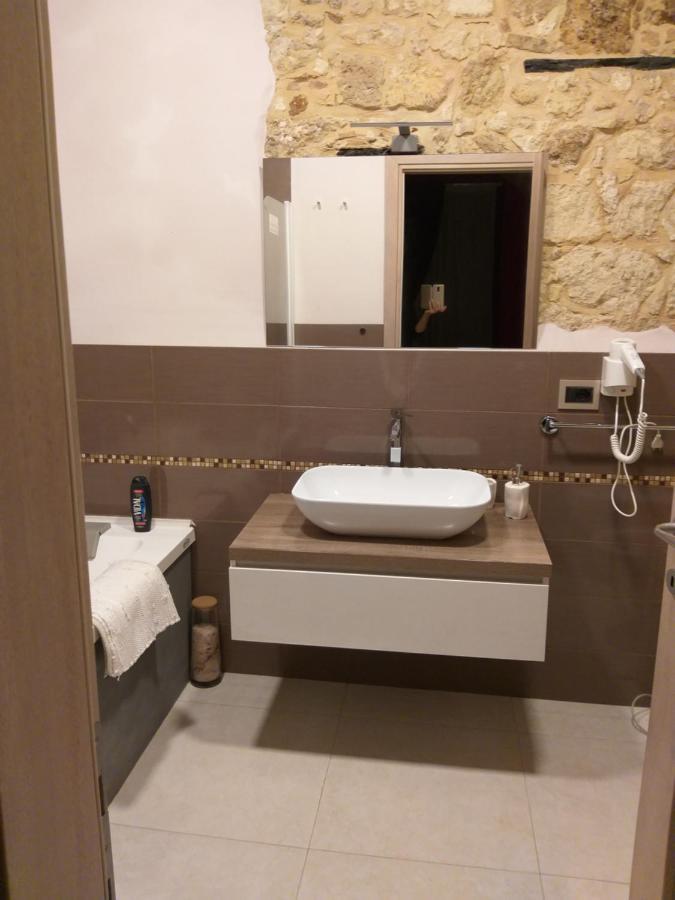 Al Castello Apartment กาญารี ภายนอก รูปภาพ
