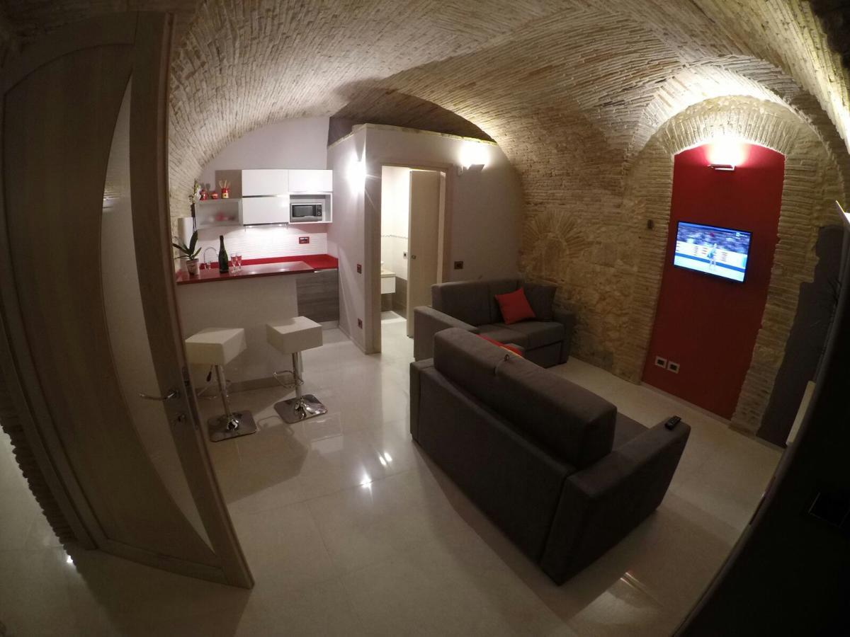 Al Castello Apartment กาญารี ภายนอก รูปภาพ