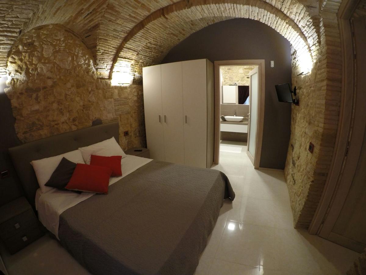 Al Castello Apartment กาญารี ภายนอก รูปภาพ