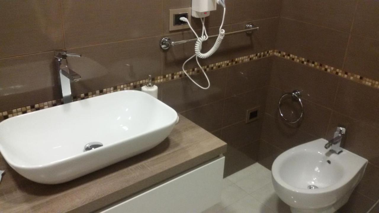 Al Castello Apartment กาญารี ภายนอก รูปภาพ